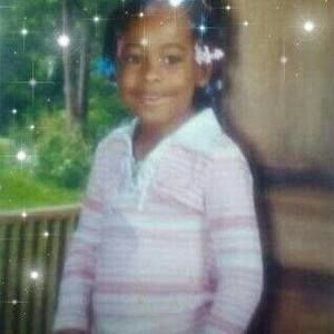 Meet your Posher, Rayella